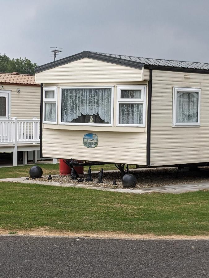 E16 Millfields 6 Berth Caravan Max 4 Adults Bob Family's Only And Lead Person Must Be Over 30